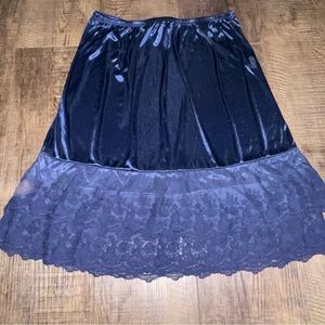 Slip/skirt extender navy with lace size XL